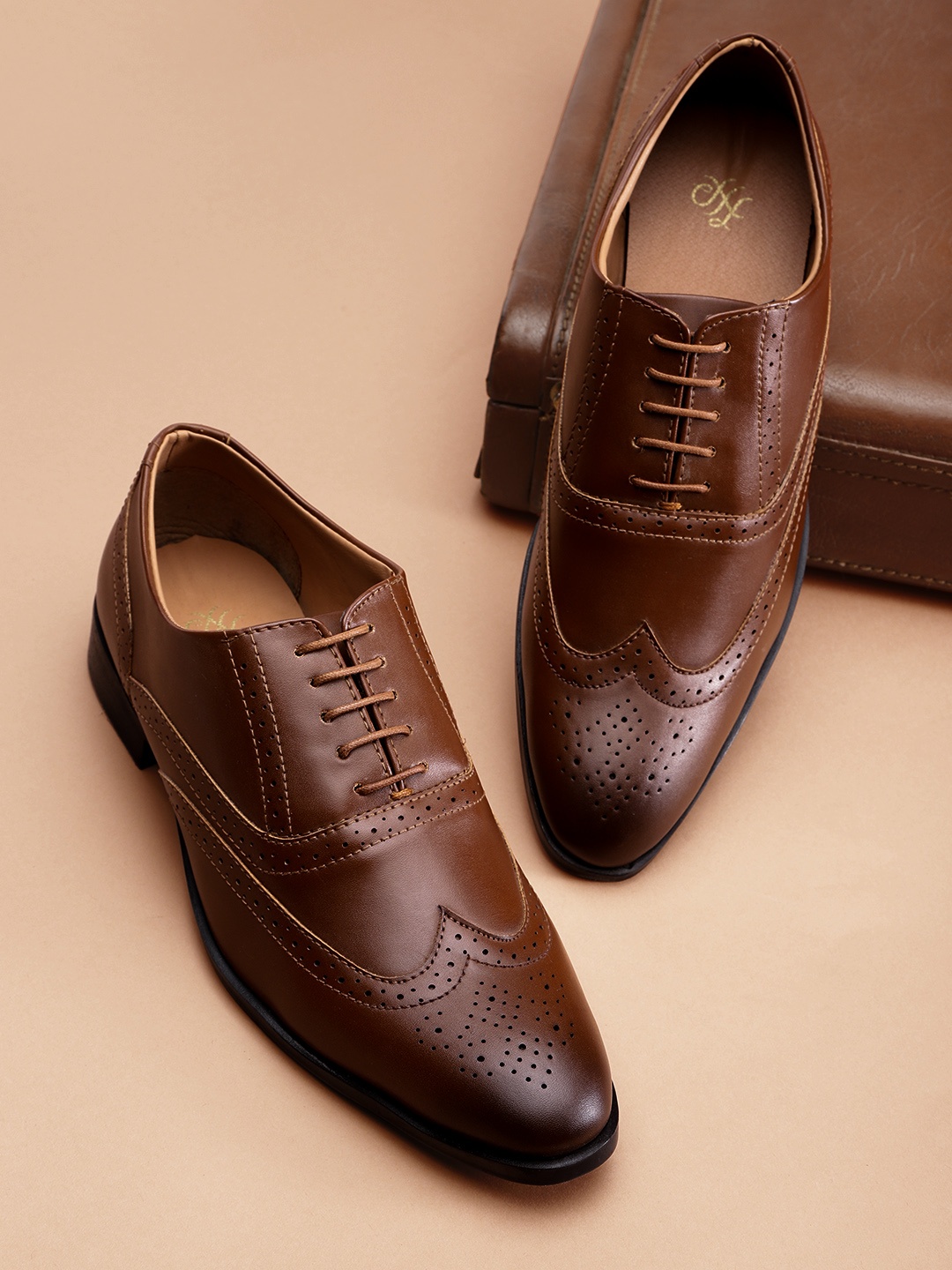 

House of Pataudi Men Coffee Brown Solid Perforated Handcrafted Formal Oxfords
