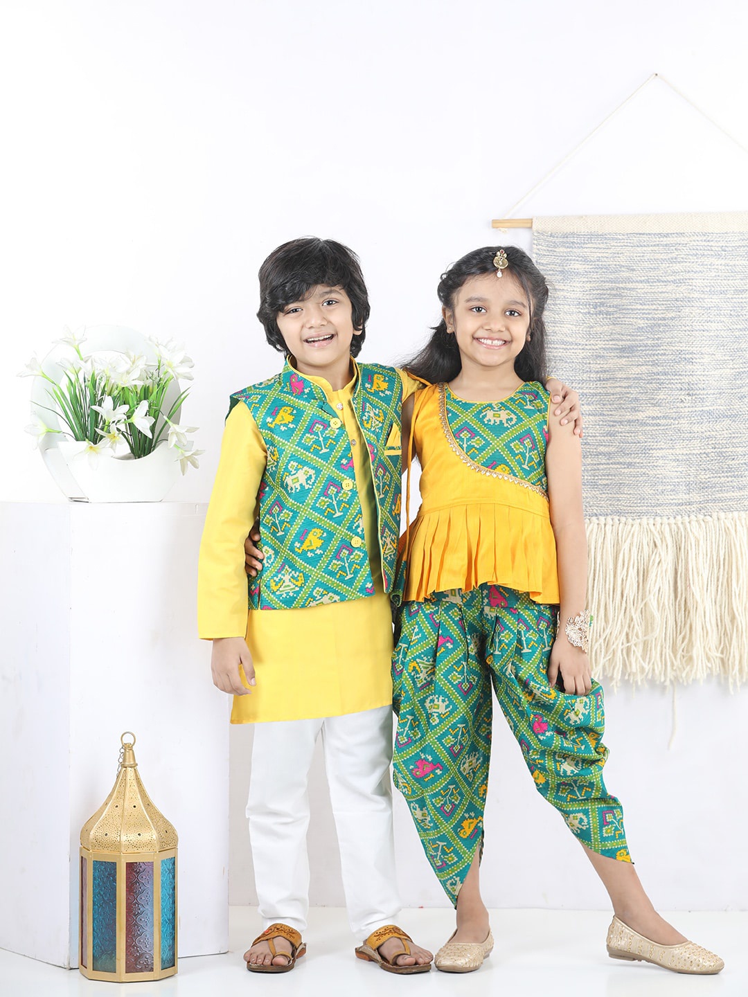 

BownBee Boys Yellow Regular Kurta with Pyjamas With Nehru Jacket
