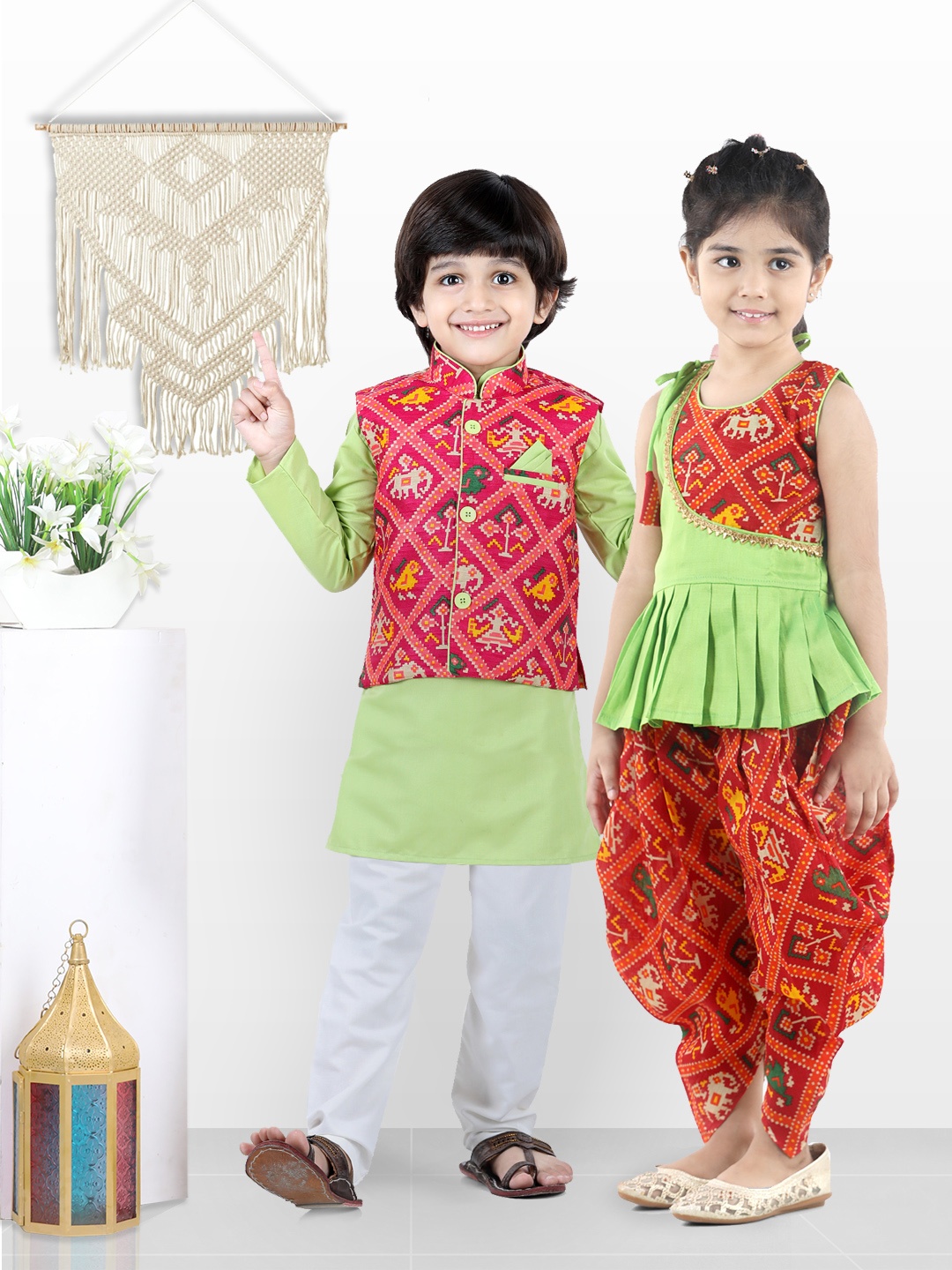 

BownBee Boys Lime Green & White Regular Kurta with Pyjamas With Jacket