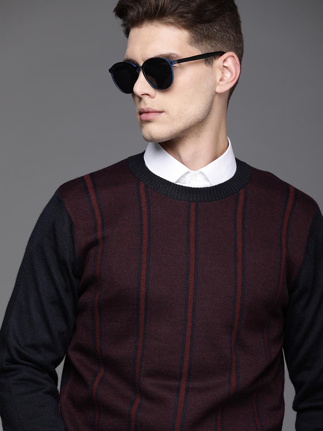 

Raymond Men Navy Blue & Burgundy Striped Round-Neck Pullover Sweater