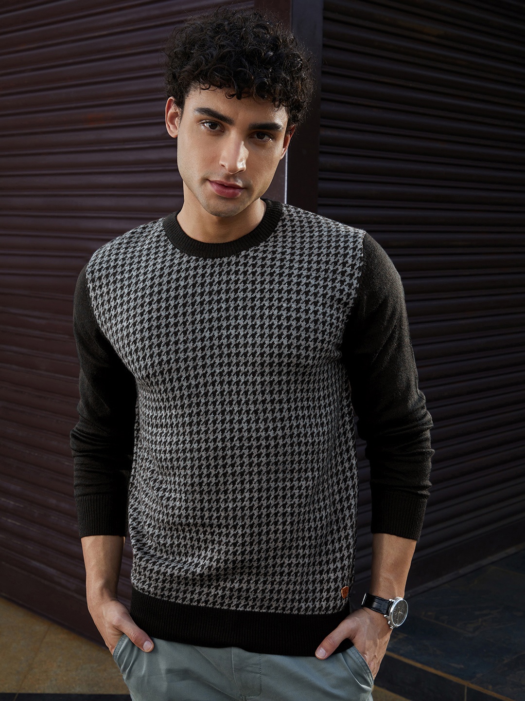 

Raymond Men Black & Grey Self-Design Round-Neck Pullover Sweater