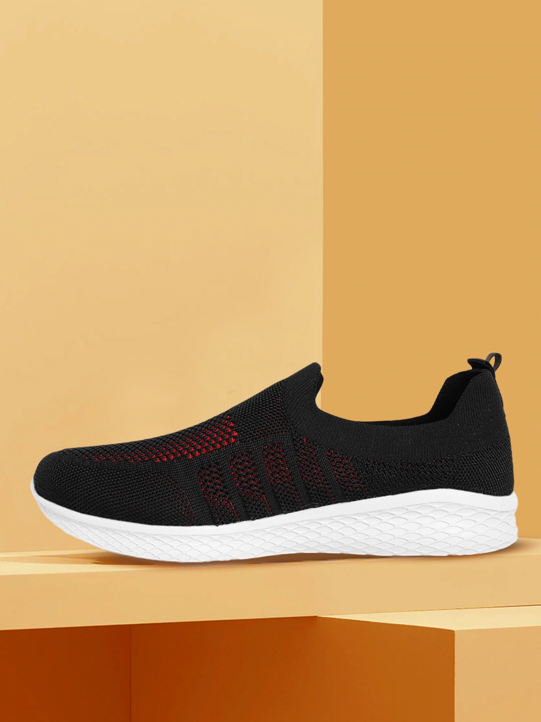 

HRX by Hrithik Roshan Women Black & Red Woven Design Soft Walk Series 2.0 Socks Shoes
