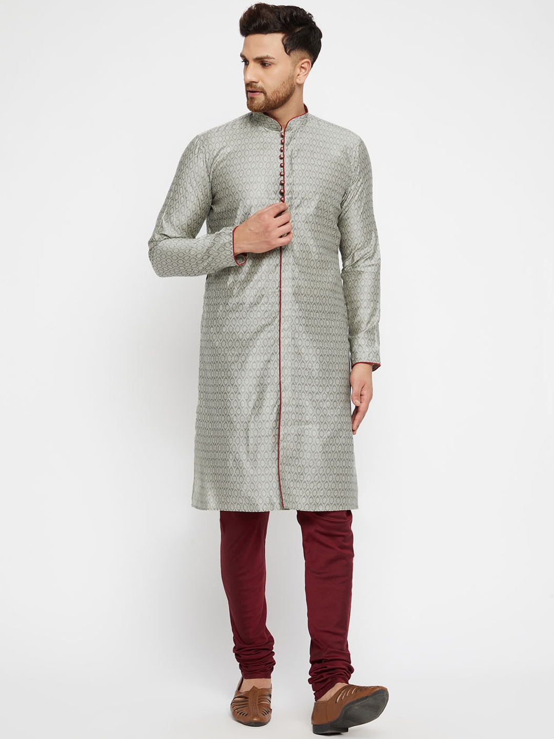 

VASTRAMAY Men Grey & Maroon Ethnic Motifs Jacquard Kurta With Churidar