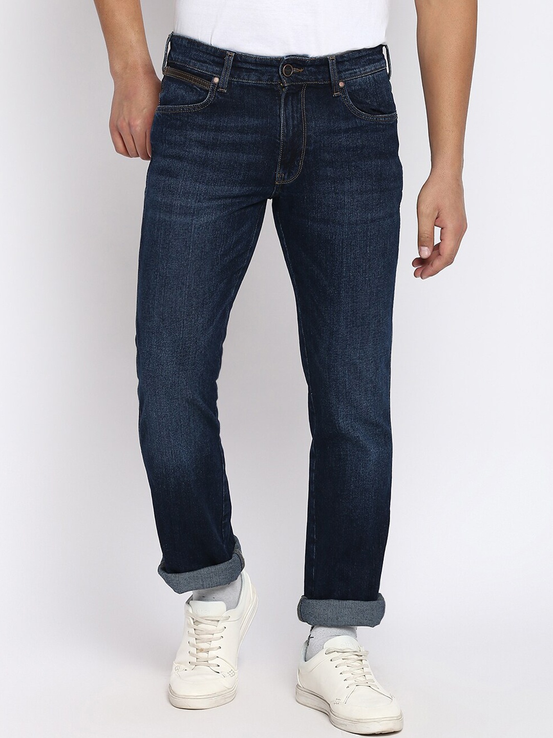 

Wrangler Men Blue Light Fade Jeans