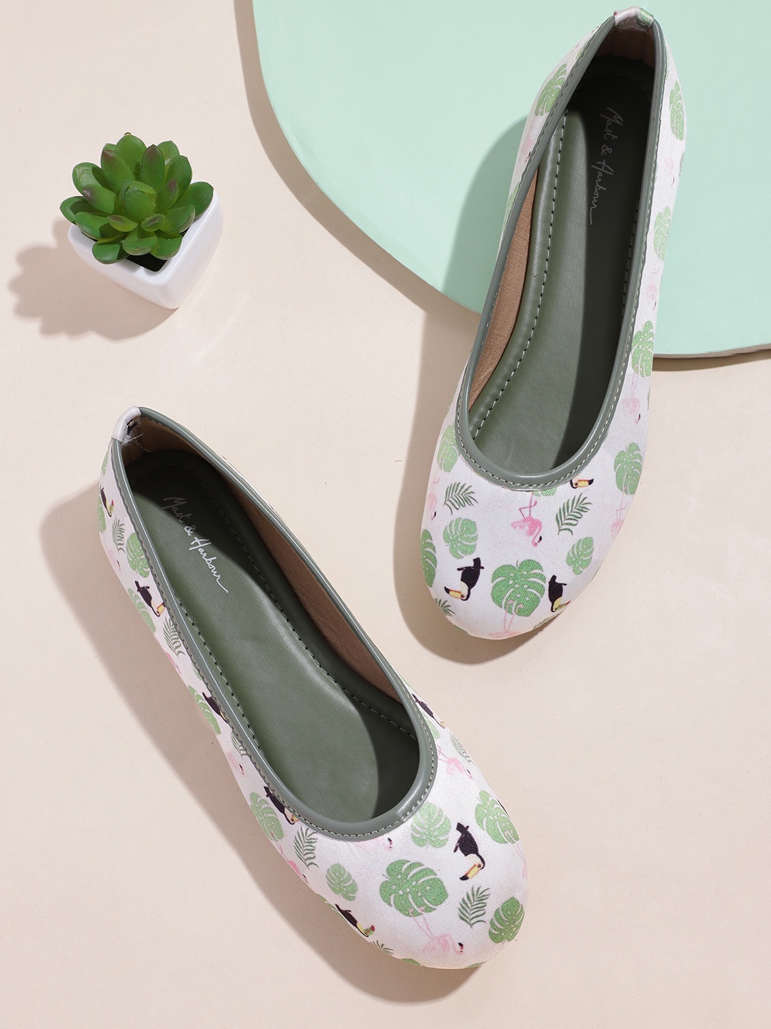 

Mast & Harbour Women White & Green Printed Ballerinas