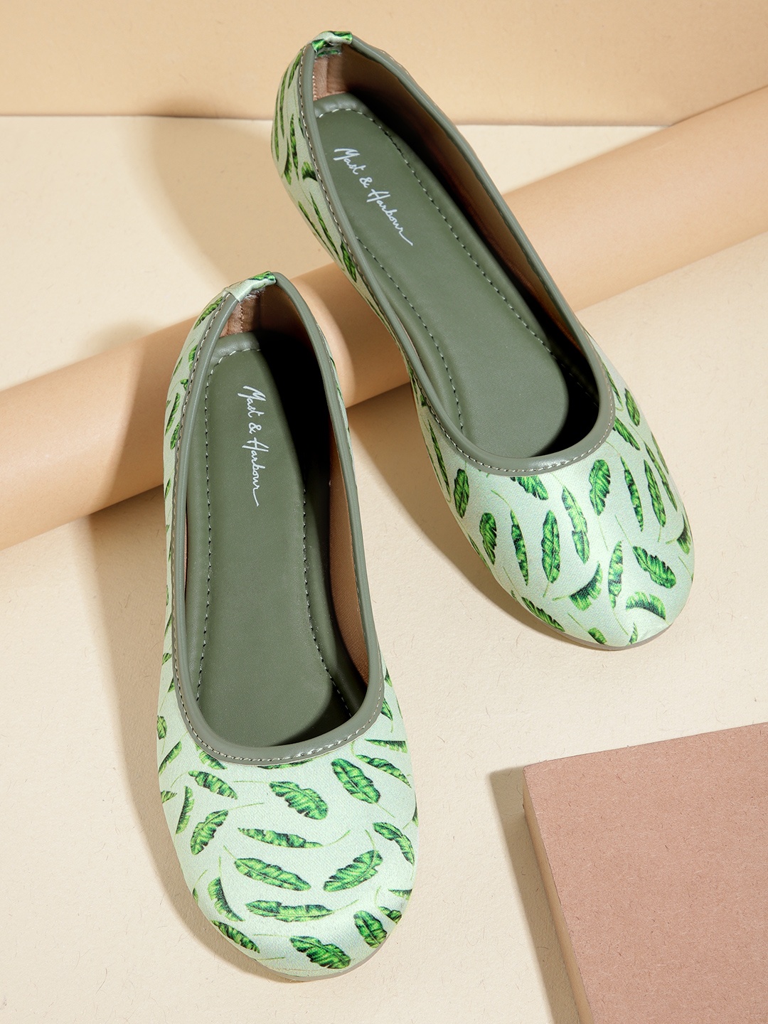 

Mast & Harbour Women Green Printed Ballerinas