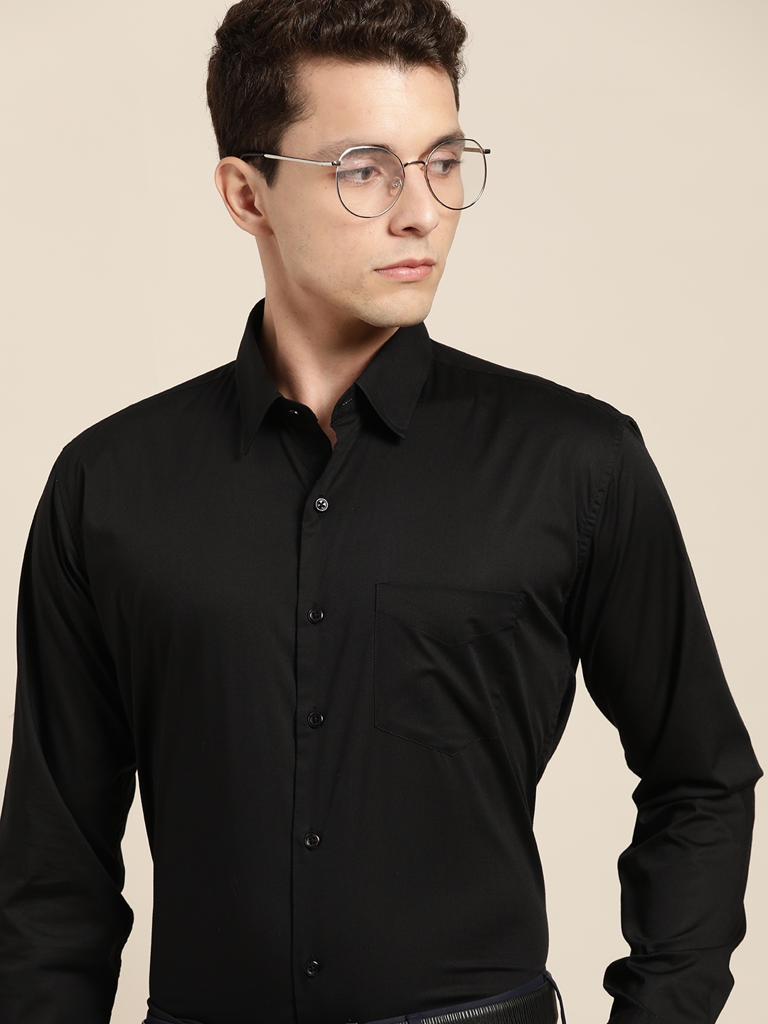 

Hancock Men Solid Slim Fit Formal Shirt, Black