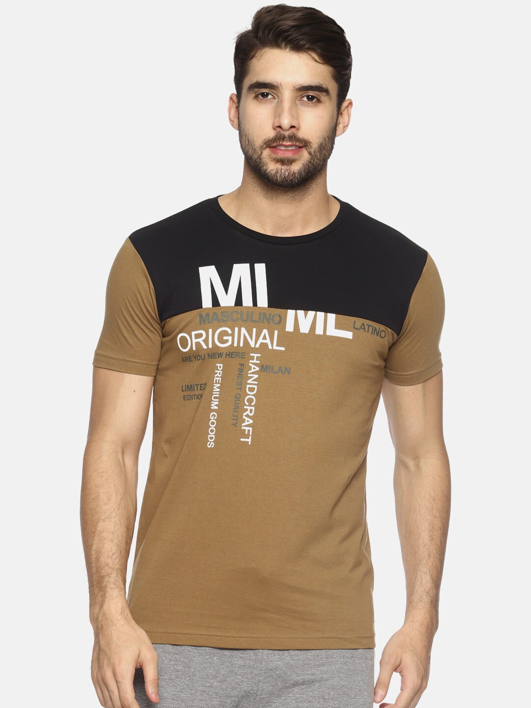 

Masculino Latino Men Khaki Colourblocked T-shirt