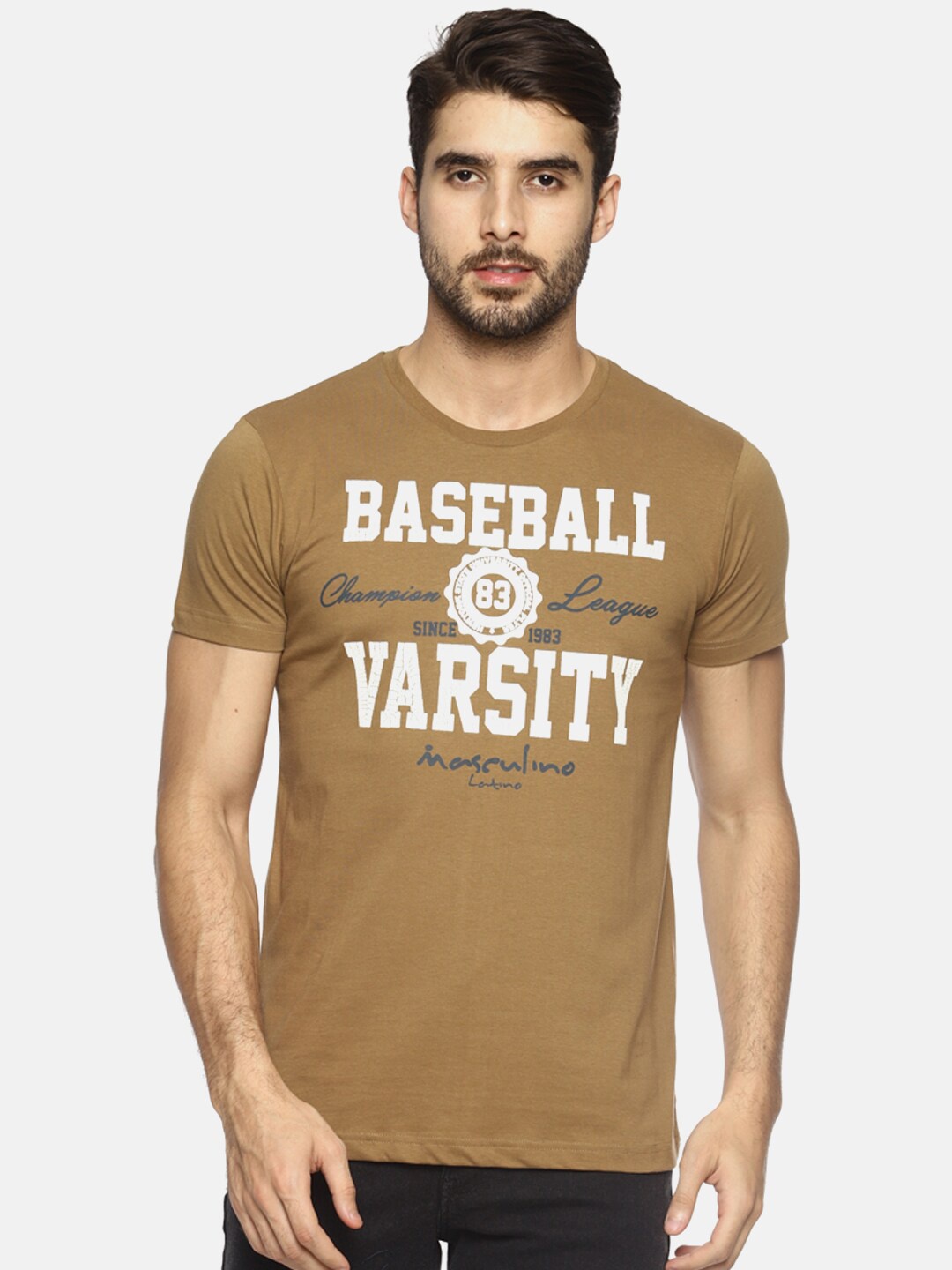 

Masculino Latino Men Khaki & White Typography Printed Pure Cotton T-shirt