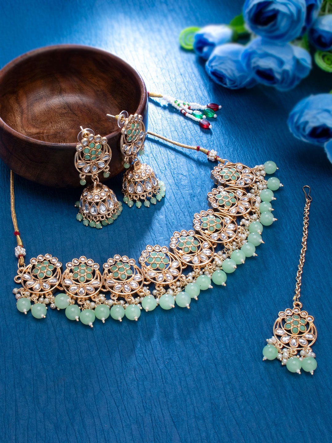

Sukkhi Gold-Plated White & Turquoise Blue Kundan-Studded Beaded Jewellery Set