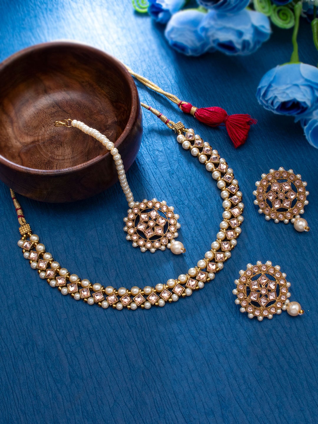 

Sukkhi Gold-Plated & White Pearl Beaded Jewellery Set