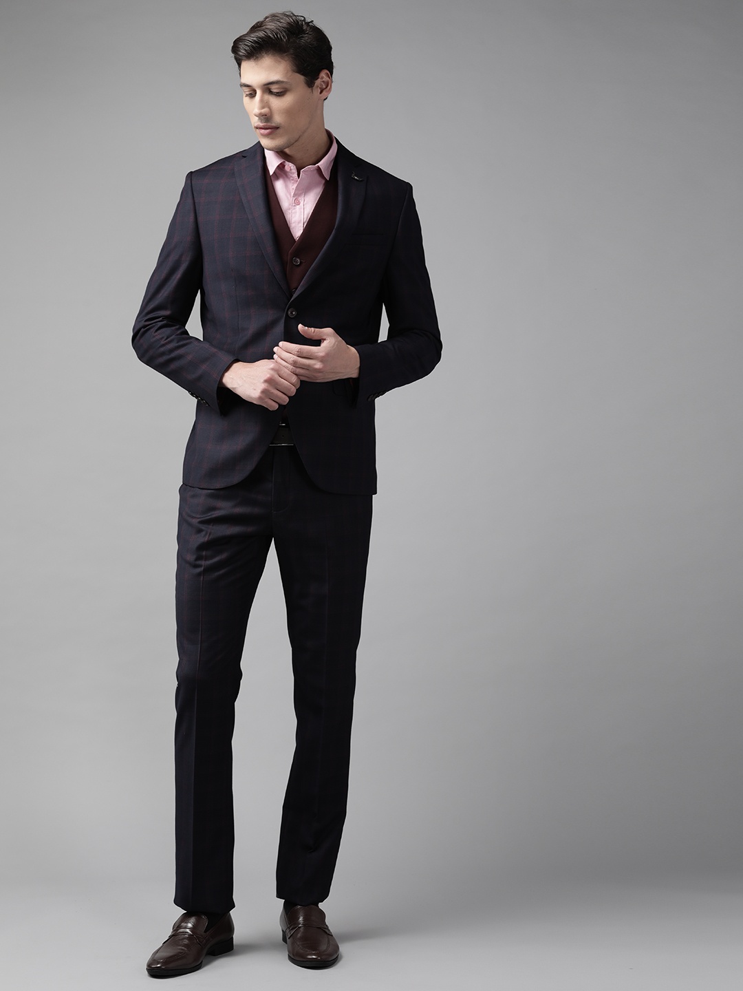 

Blackberrys Men Navy Blue & Burgundy Checked Slim Fit Single-Breasted 3-Piece Suit