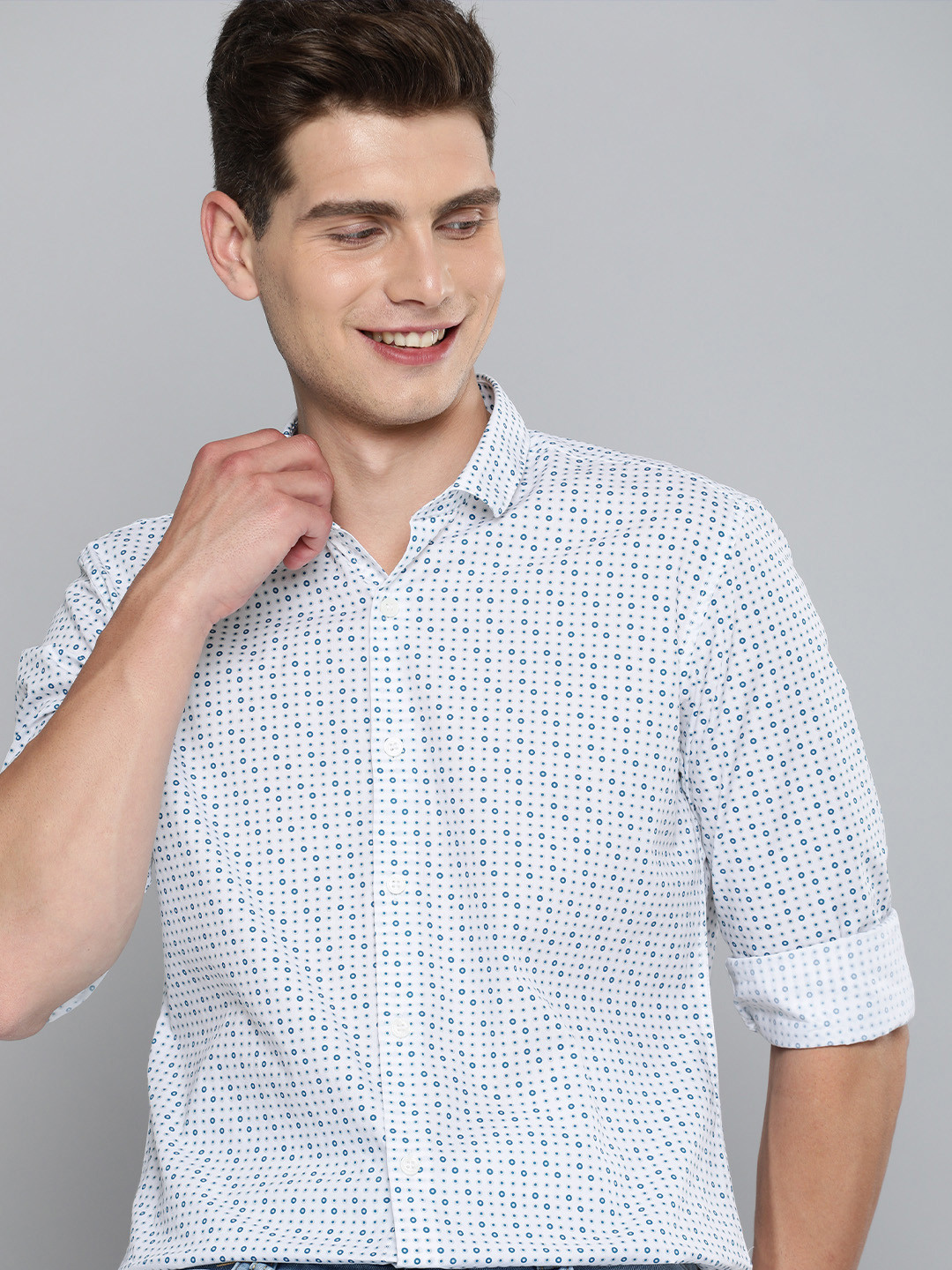 

Mast & Harbour Men White Slim Fit Printed Pure Cotton Casual Shirt