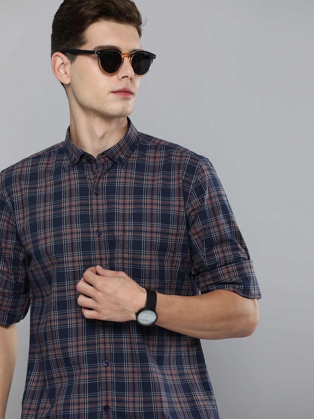 

Mast & Harbour Men Navy Blue Slim Fit Checked Pure Cotton Casual Shirt