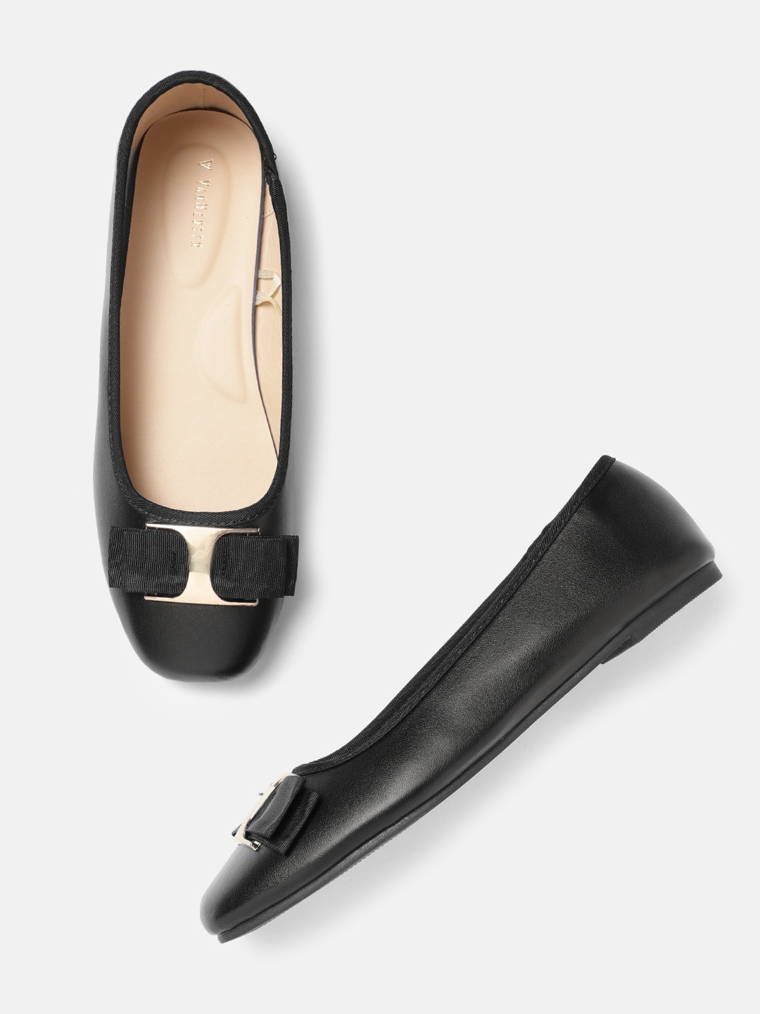 

Van Heusen Woman Black Ballerinas