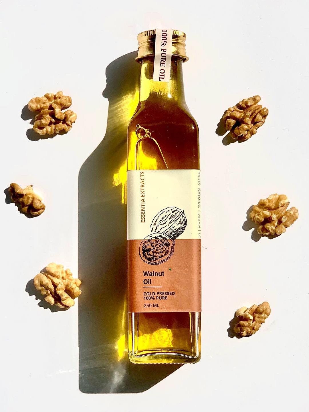 

ESSENTIA EXTRACTS Cold-pressed Walnut Oil- 500ml, Transparent