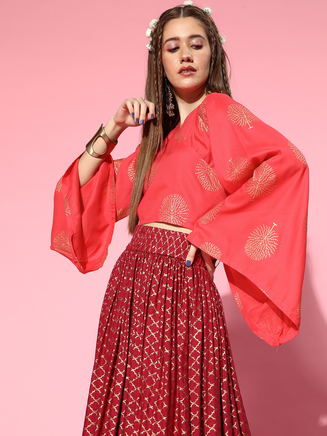 

InWeave Coral & Gold-Toned Regular Crop Top