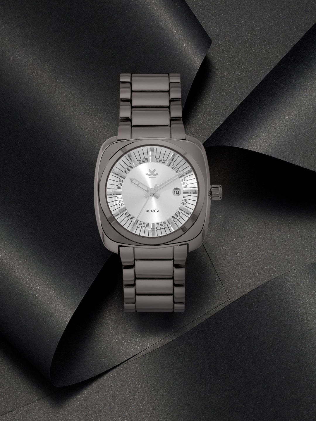 

WROGN Men Gunmetal-Toned Dial & Bracelet Style Strap Analogue Watch MFB-PN-W4037G, White