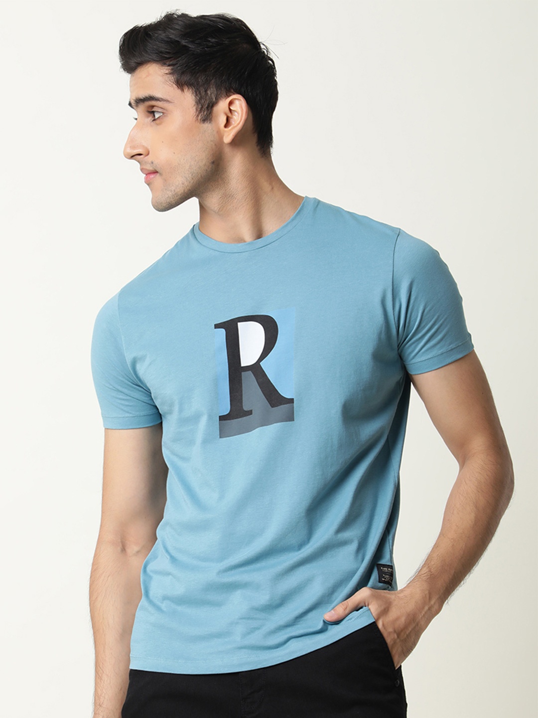 

RARE RABBIT Men Dao Typography Printed Slim Fit T-Shirt, Teal