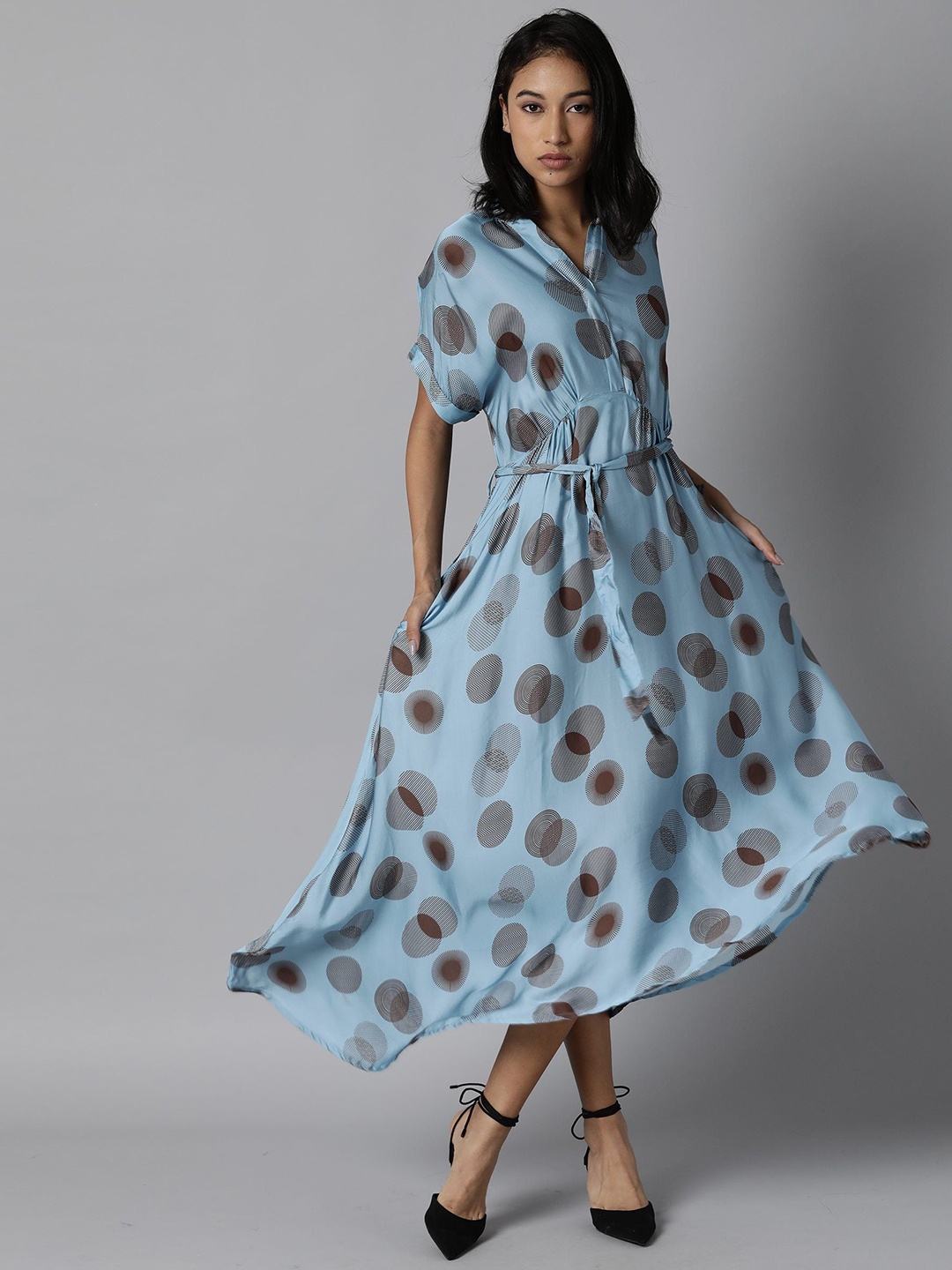 

RAREISM Blue & Brown Geometric Printed Extended Sleeves Asymmetric Maxi Dress