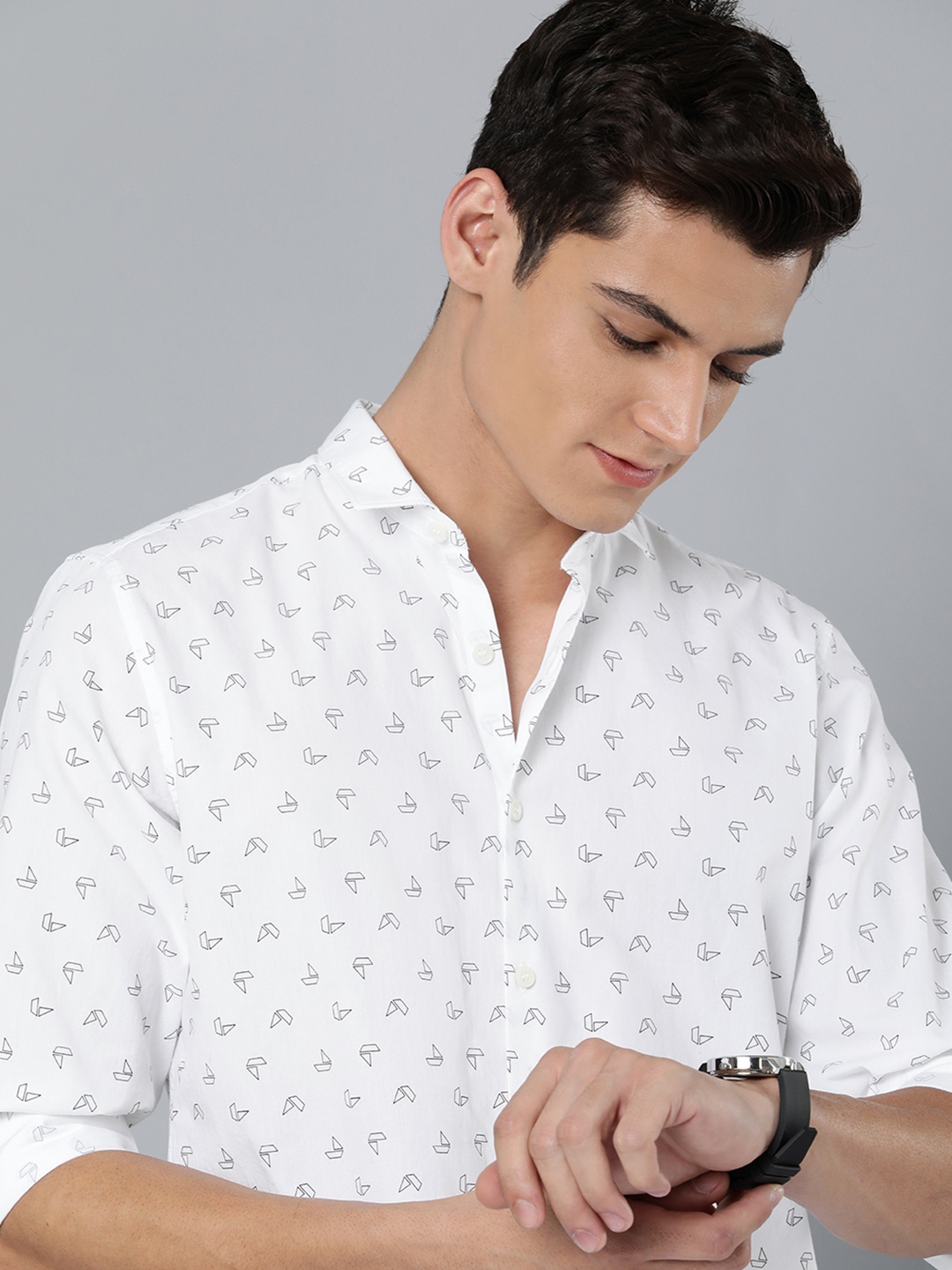 

Mast & Harbour Men White Geometrical Printed Casual Shirt