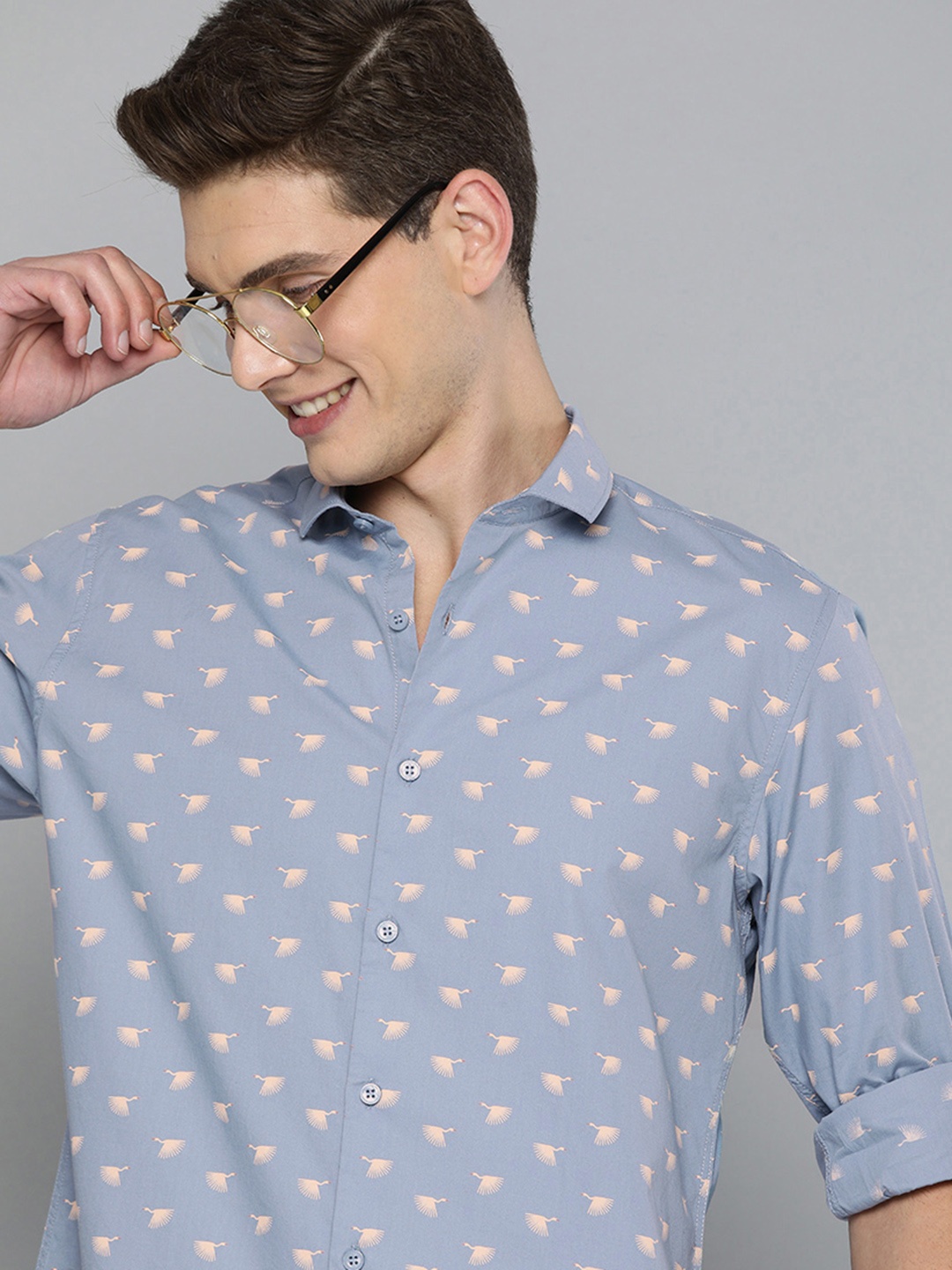 

Mast & Harbour Men Blue Slim Fit Conversational Printed Pure Cotton Casual Shirt