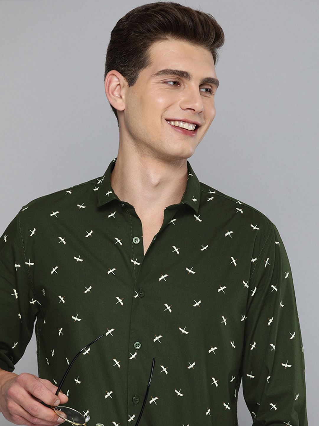 

Mast & Harbour Men Green Slim Fit Conversational Opaque Printed Cotton Casual Shirt