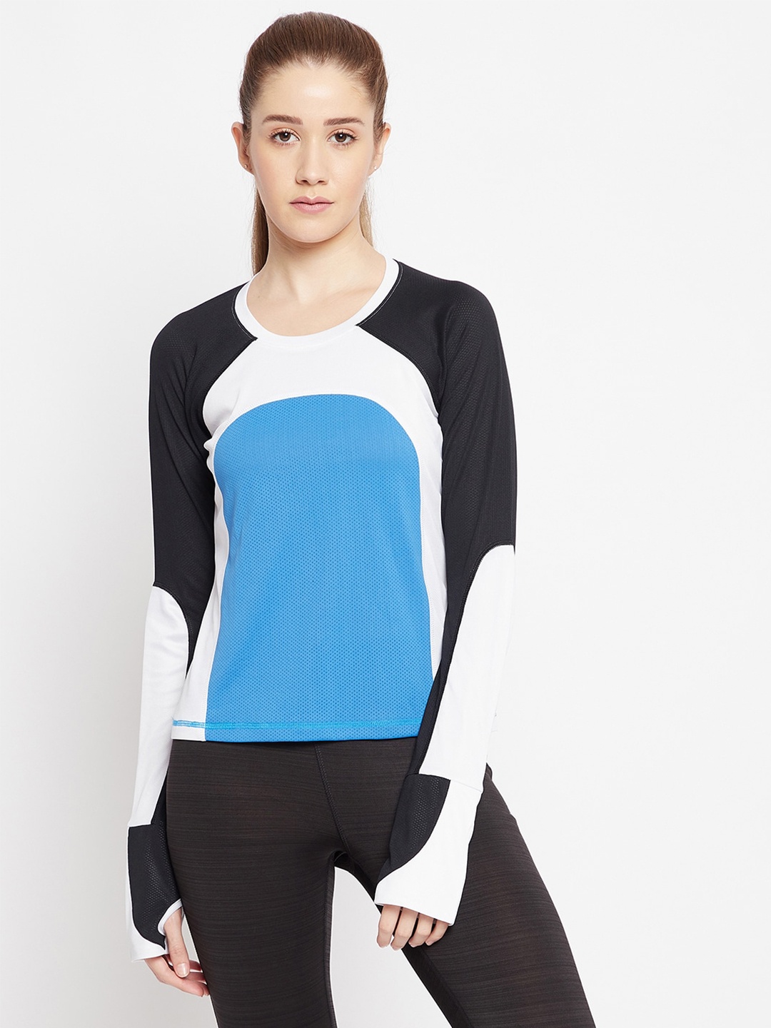 

AGIL ATHLETICA Women Blue & White Colourblocked T-shirt