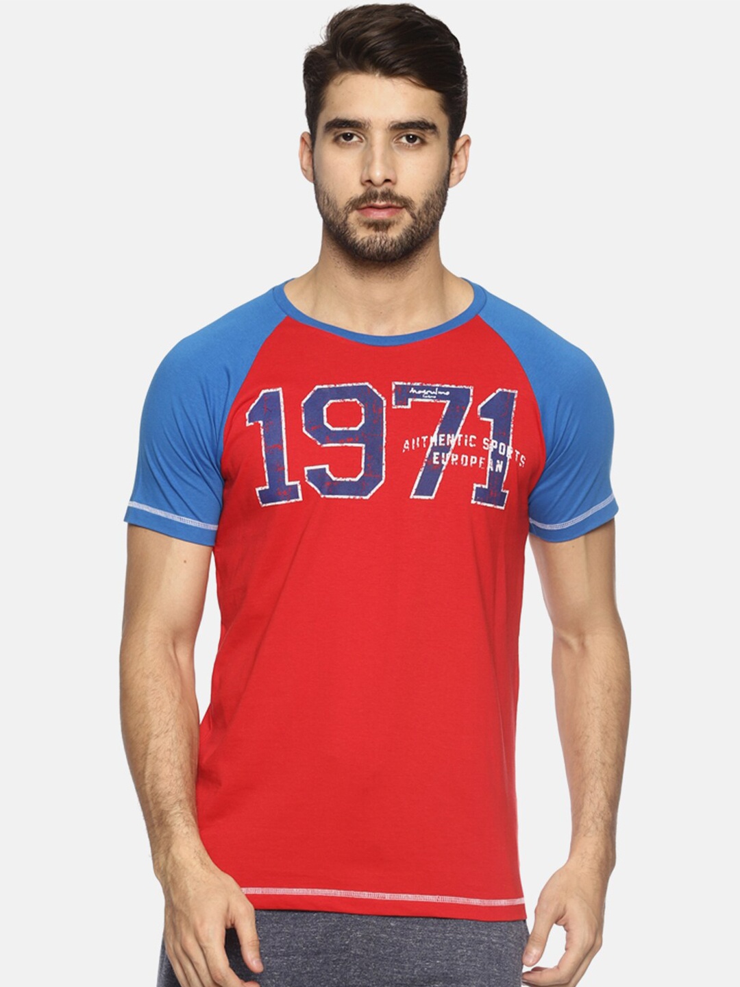 Masculino Latino Men Red & Blue Typography Colourblocked Extended Sleeves T-shirt