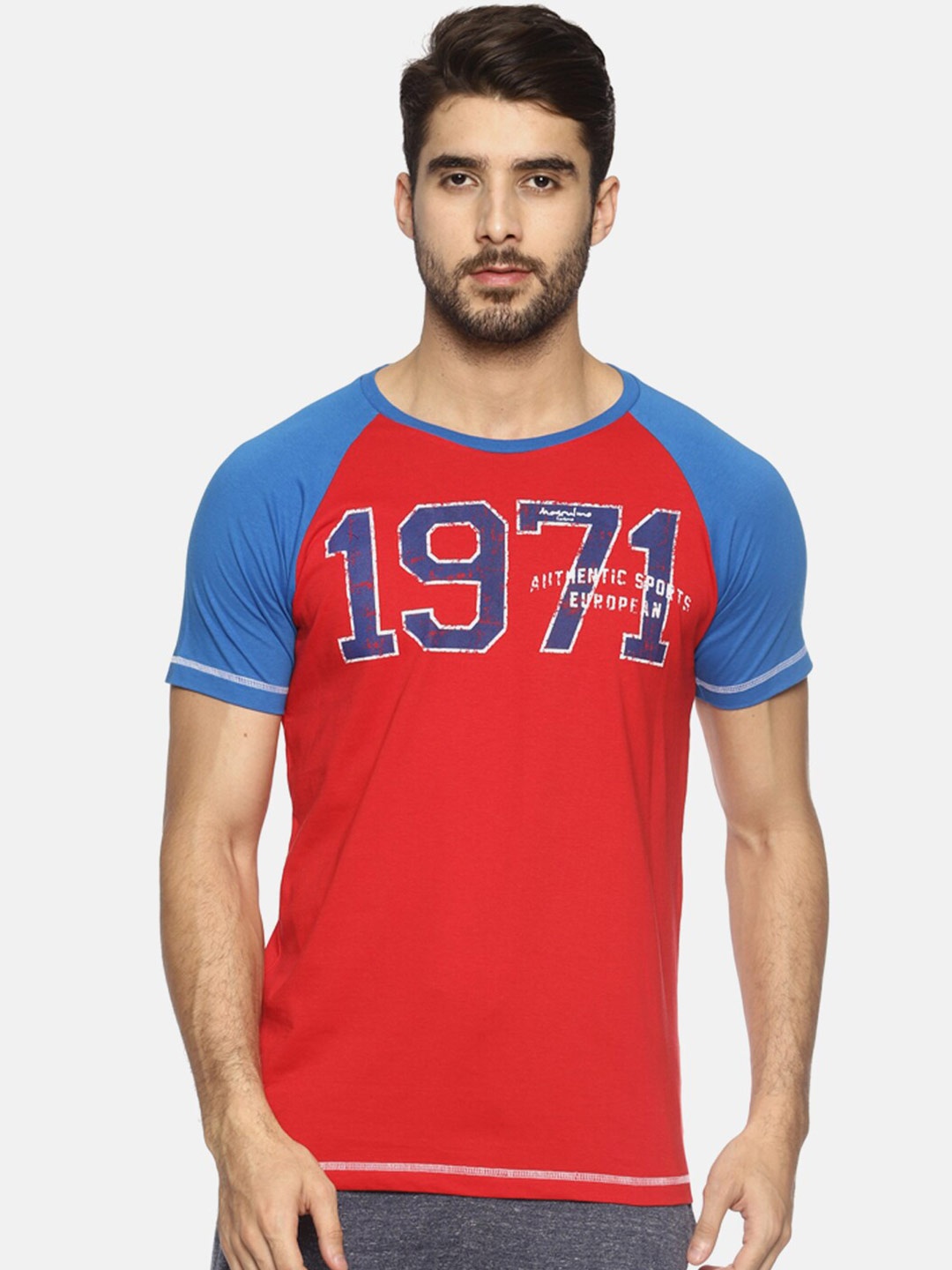 Masculino Latino Men Red & Blue Typography Colourblocked Cotton T-shirt