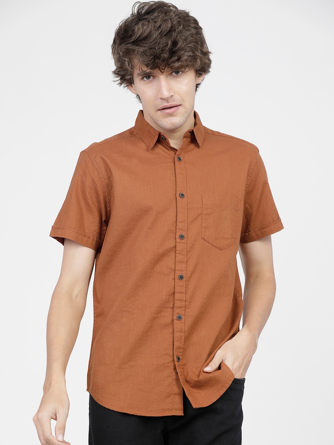 

KETCH Men Rust Solid Slim Fit Casual Shirt