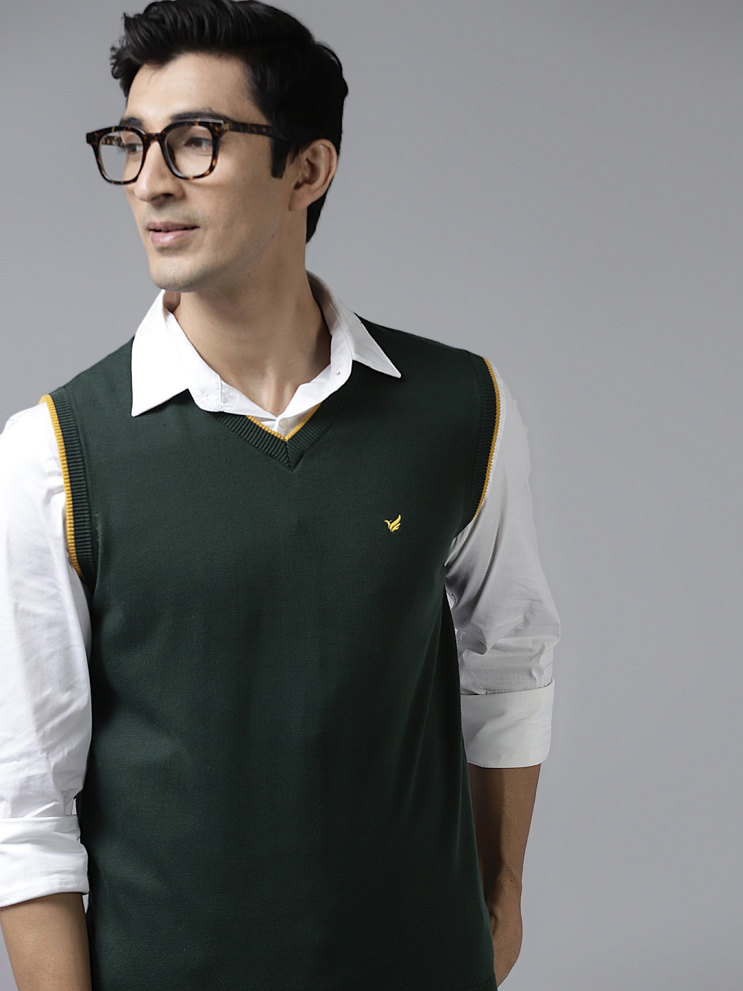 

Blackberrys Men Green V-Neck Sweater Vest