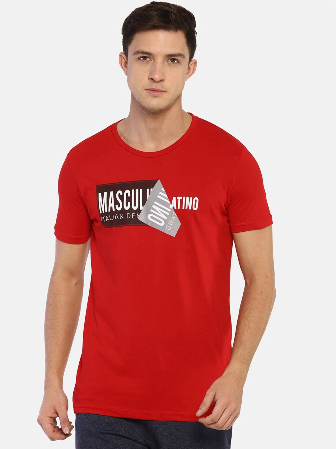 

Masculino Latino Men Red Printed T-shirt