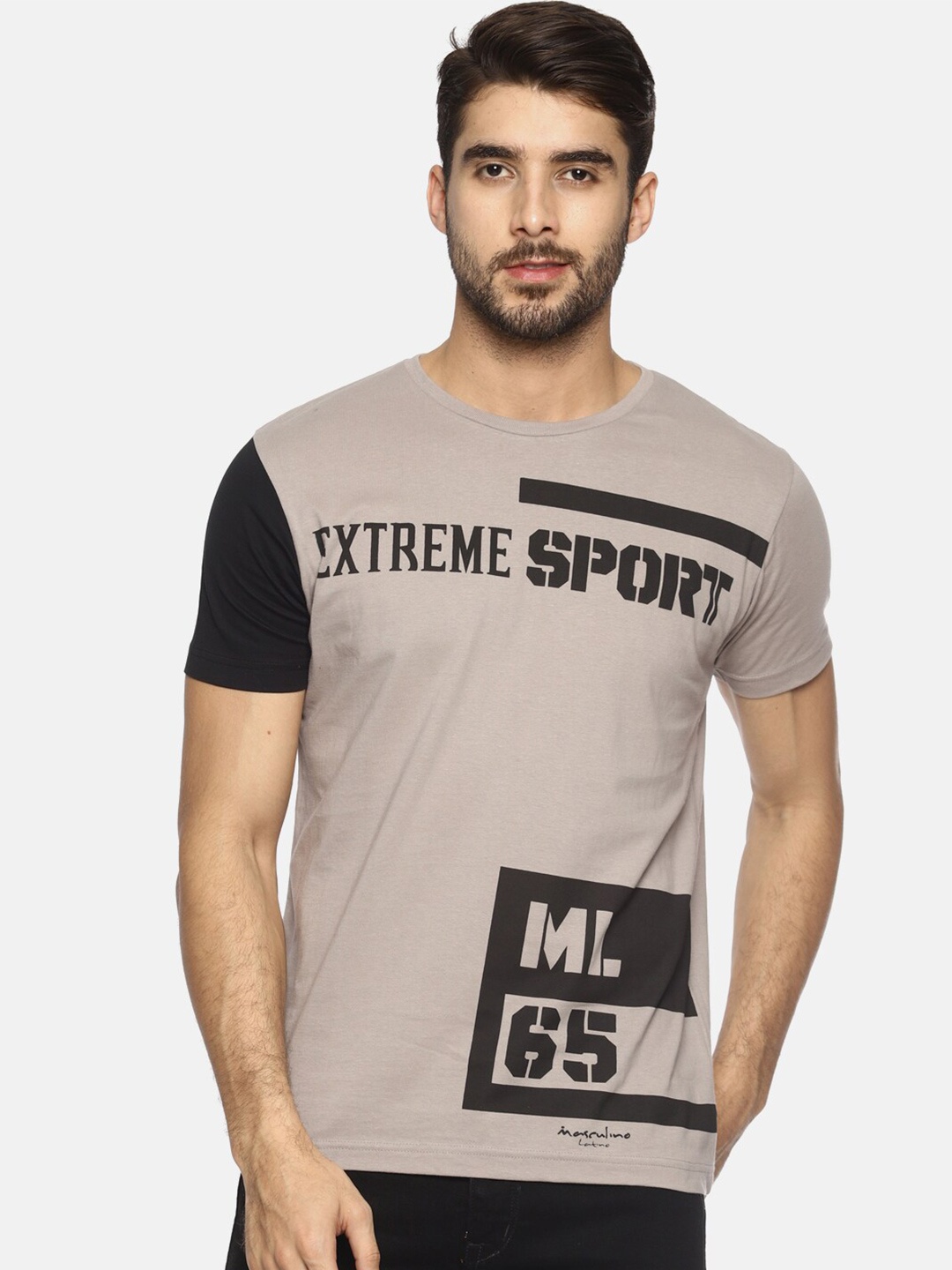 

Masculino Latino Men Taupe & Black Typography Printed Pure Cotton T-shirt