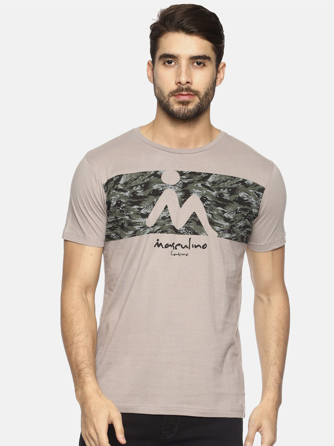 

Masculino Latino Men Grey & Olive Green Typography Printed Cotton T-shirt