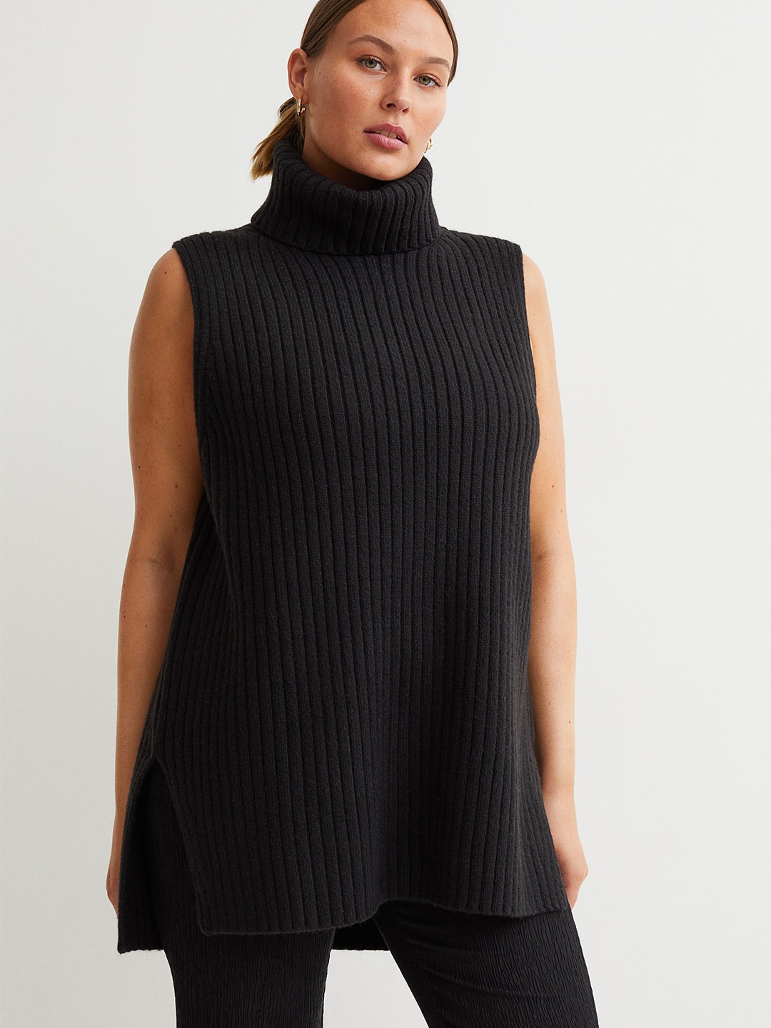 

H&M Woman Black Polo-neck sweater vest