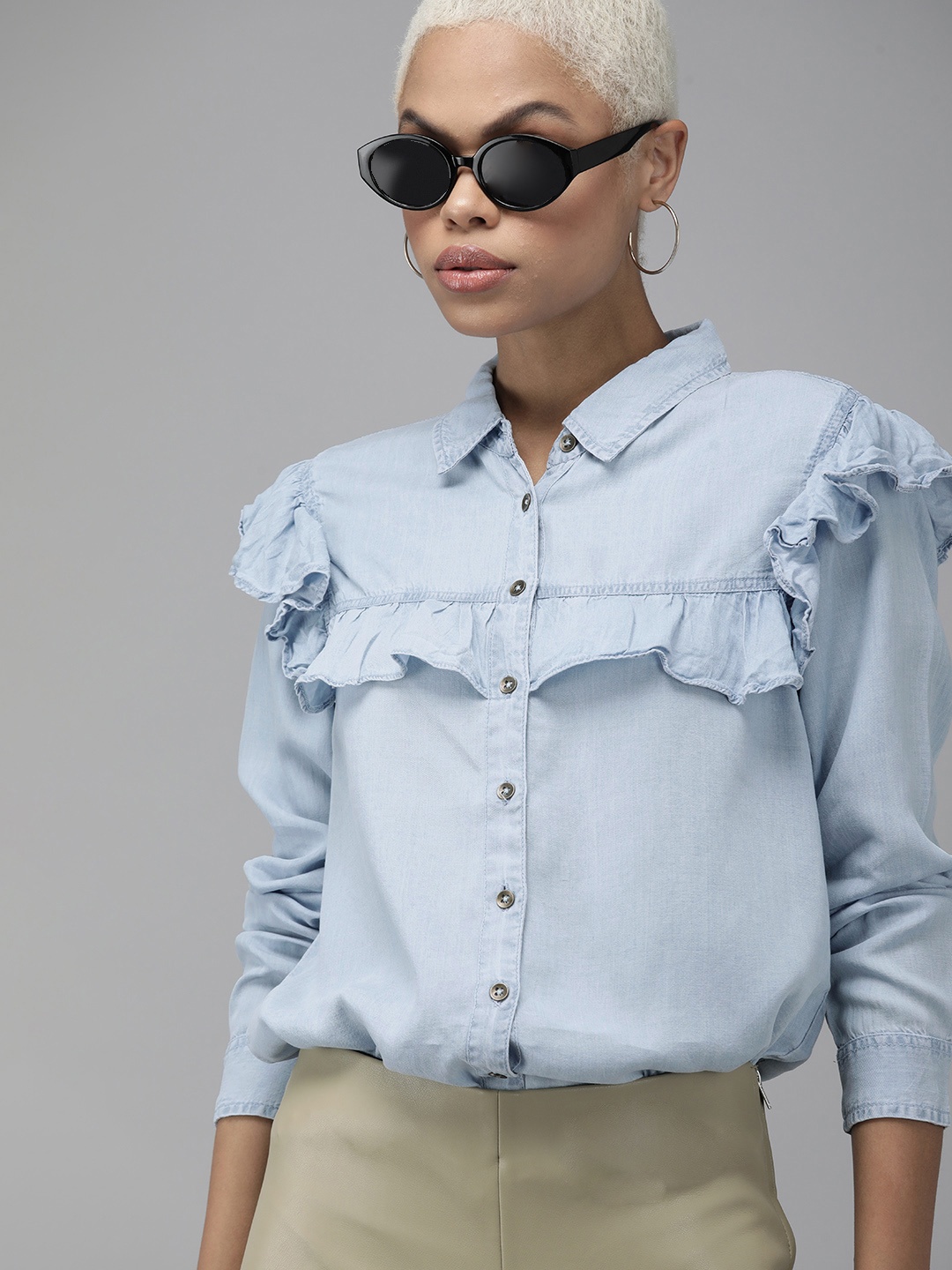 

The Roadster Lifestyle Co Women Blue Denim Casual Shirt