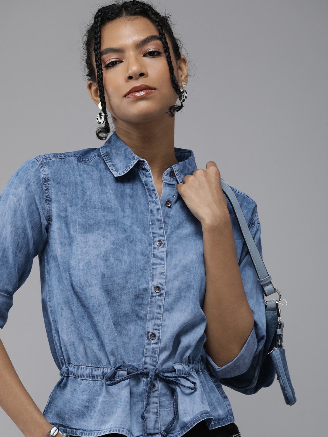 

The Roadster Lifestyle Co Women Blue Solid Pure Cotton Denim Top With Waist Tie Up