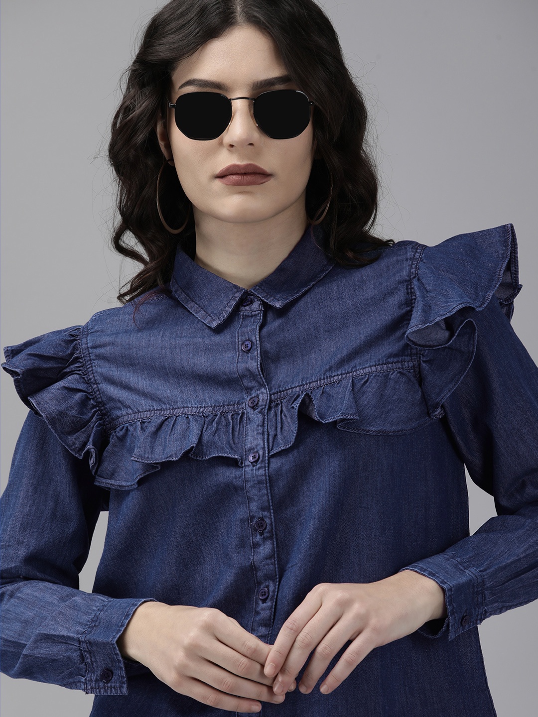 

The Roadster Lifestyle Co Women Navy Blue Denim Casual Shirt