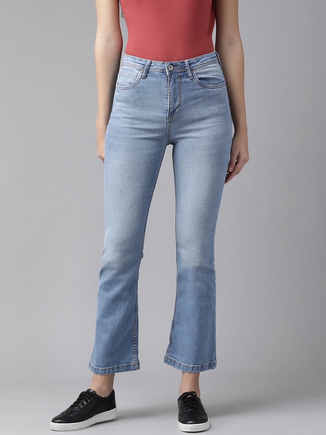 

The Roadster Lifestyle Co Women Blue Flared High Rise Light Fade Stretchable Jeans