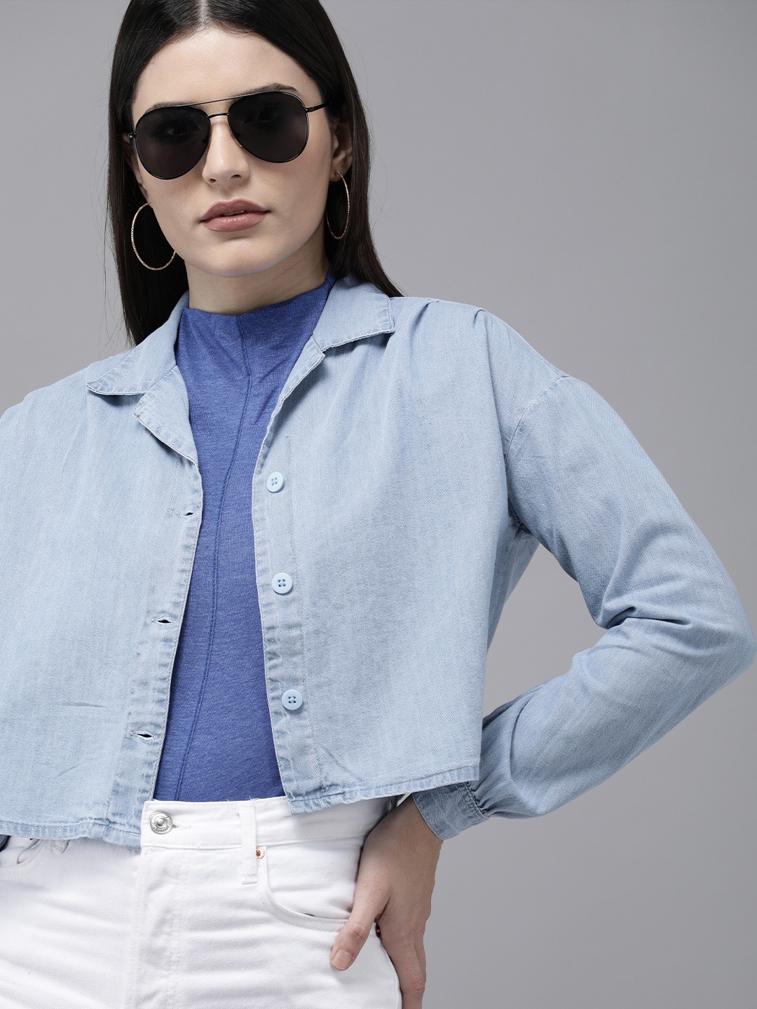 

The Roadster Lifestyle Co Women Blue Solid Casual Denim Cropped Shirt