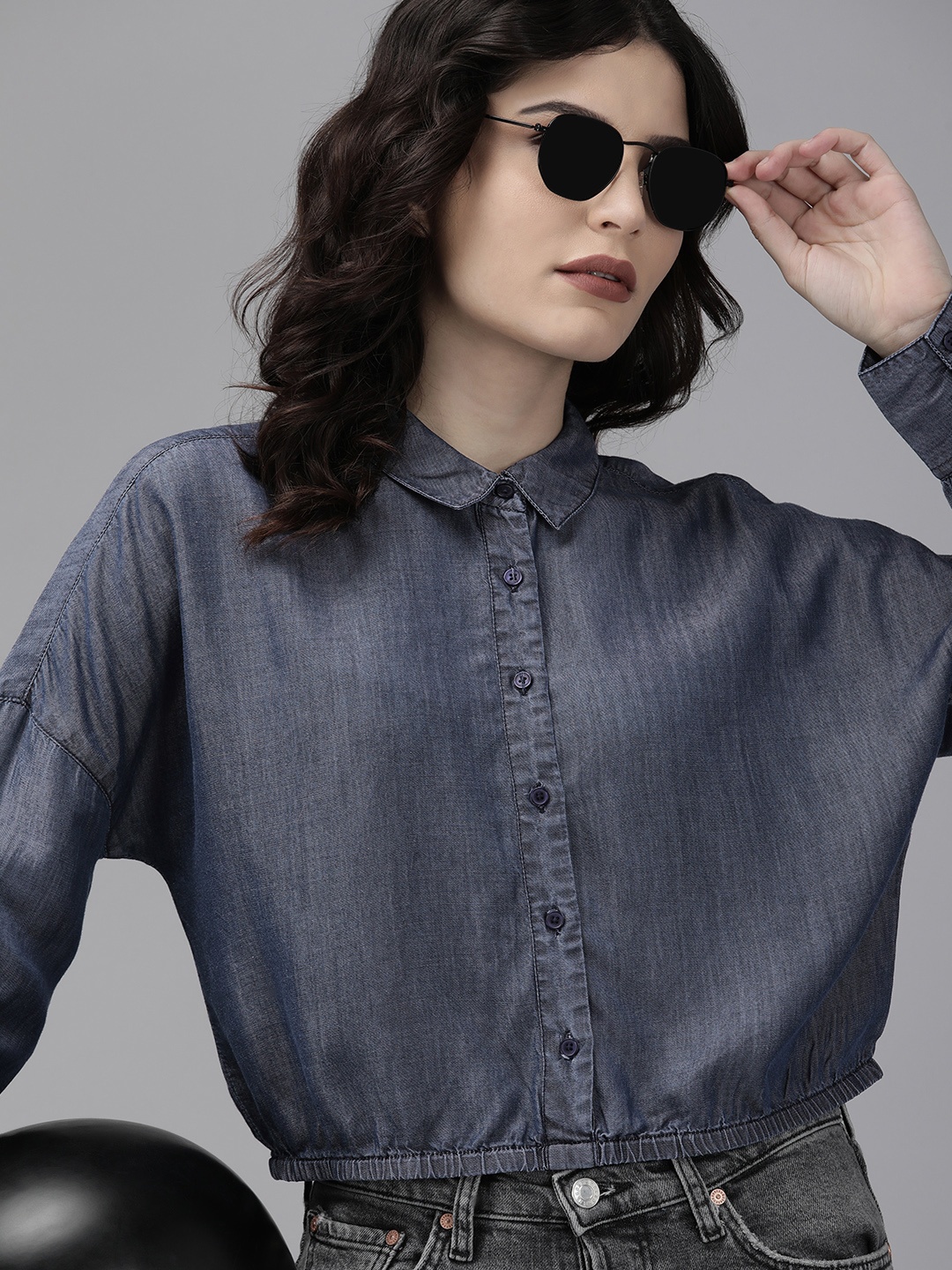 

The Roadster Lifestyle Co Women Blue Pure Cotton Denim Casual Shirt