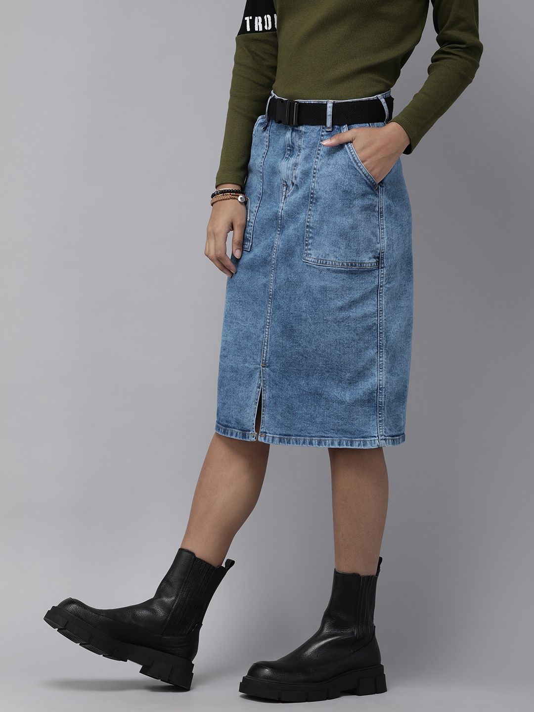 

The Roadster Lifestyle Co Women Blue Solid Lightly faded High Rise Straight Denim Skirt