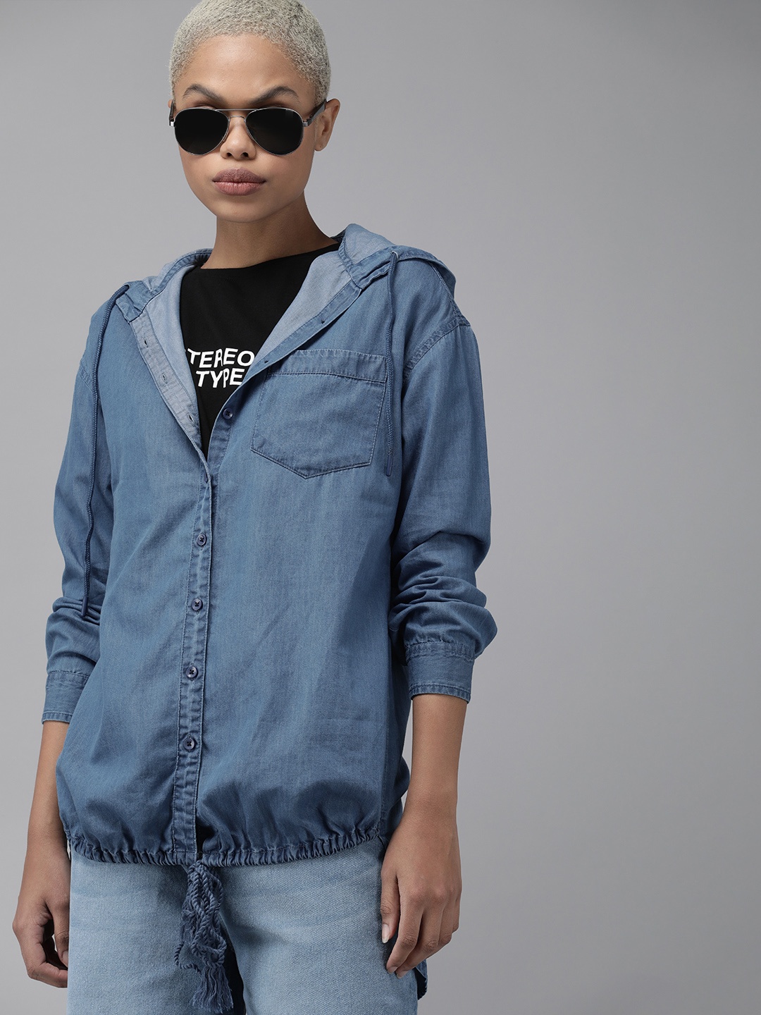 

The Roadster Lifestyle Co Women indigo Solid Hooded Casual Shirt, Blue