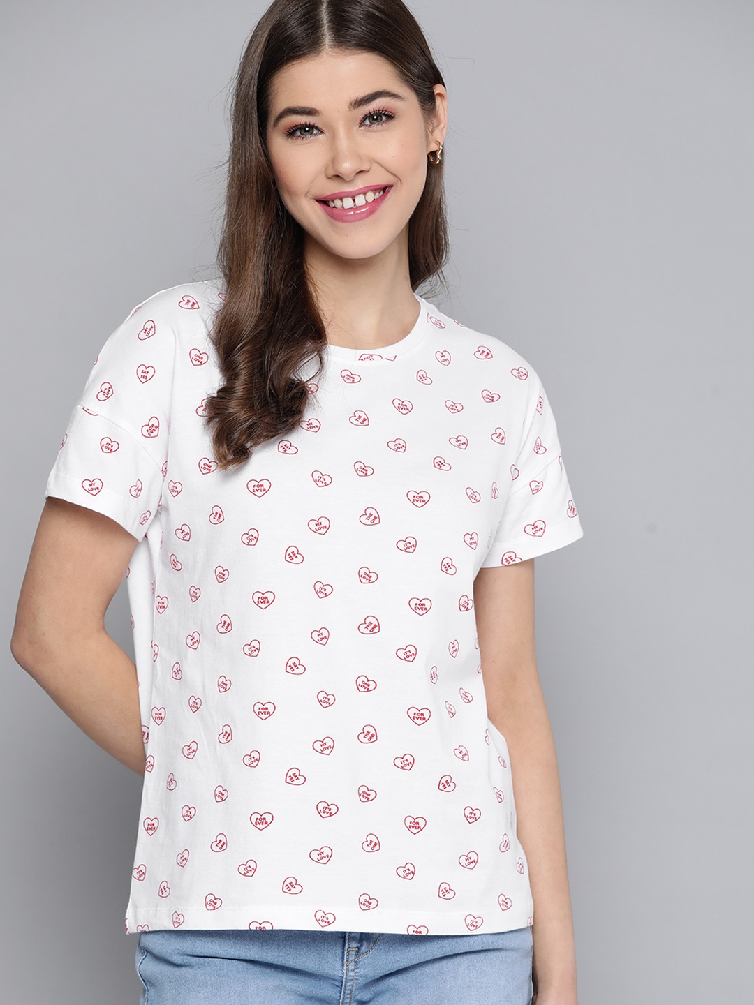 

Mast & Harbour Women White & Red Pure cotton Printed T-shirt