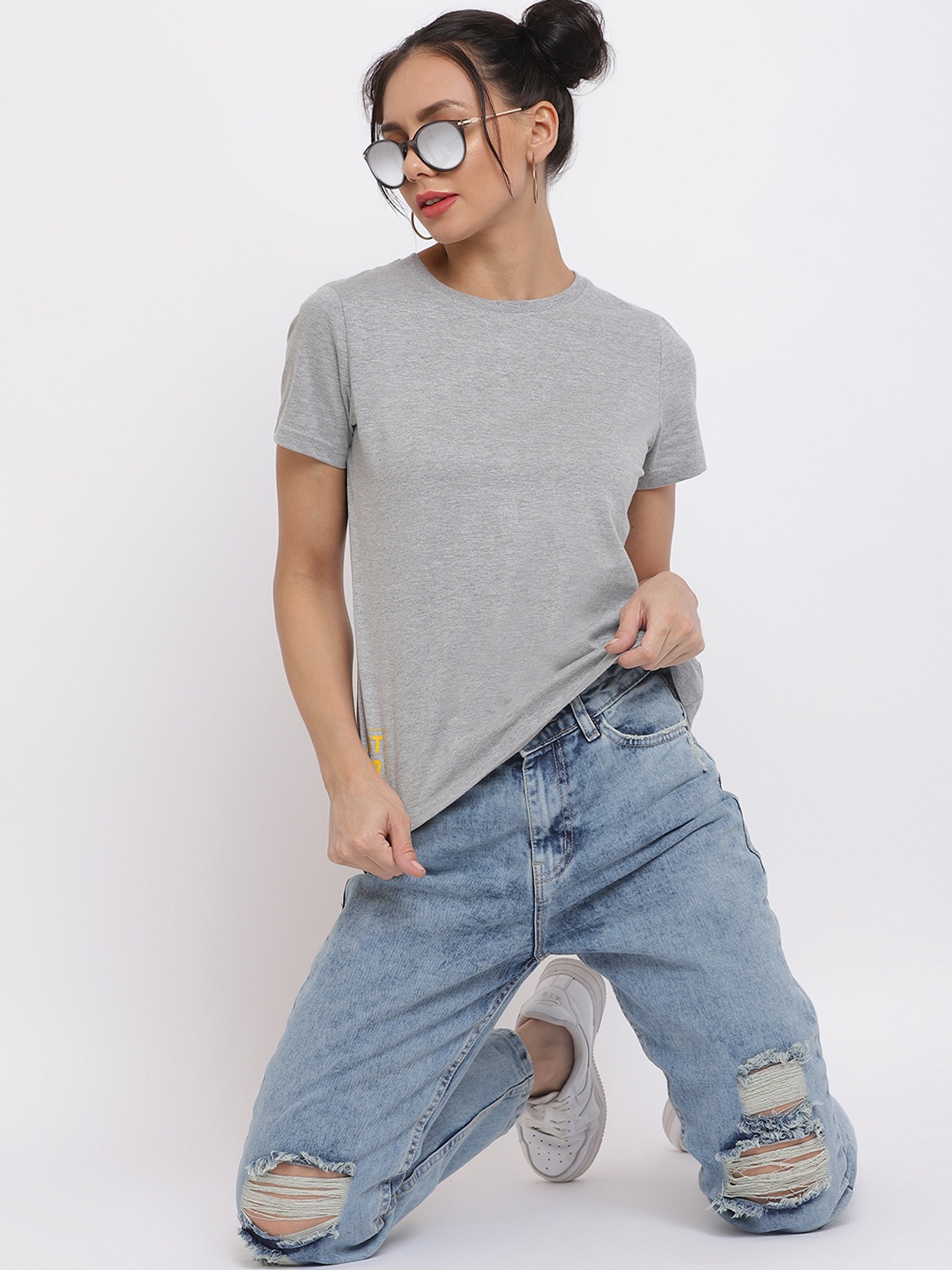 

Belliskey Women Grey & Yellow Typography Printed T-shirt
