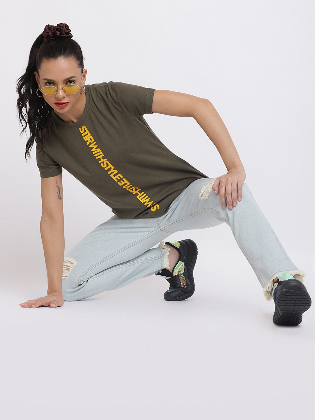 

Belliskey Women Olive Green & Yellow Typography Printed T-shirt