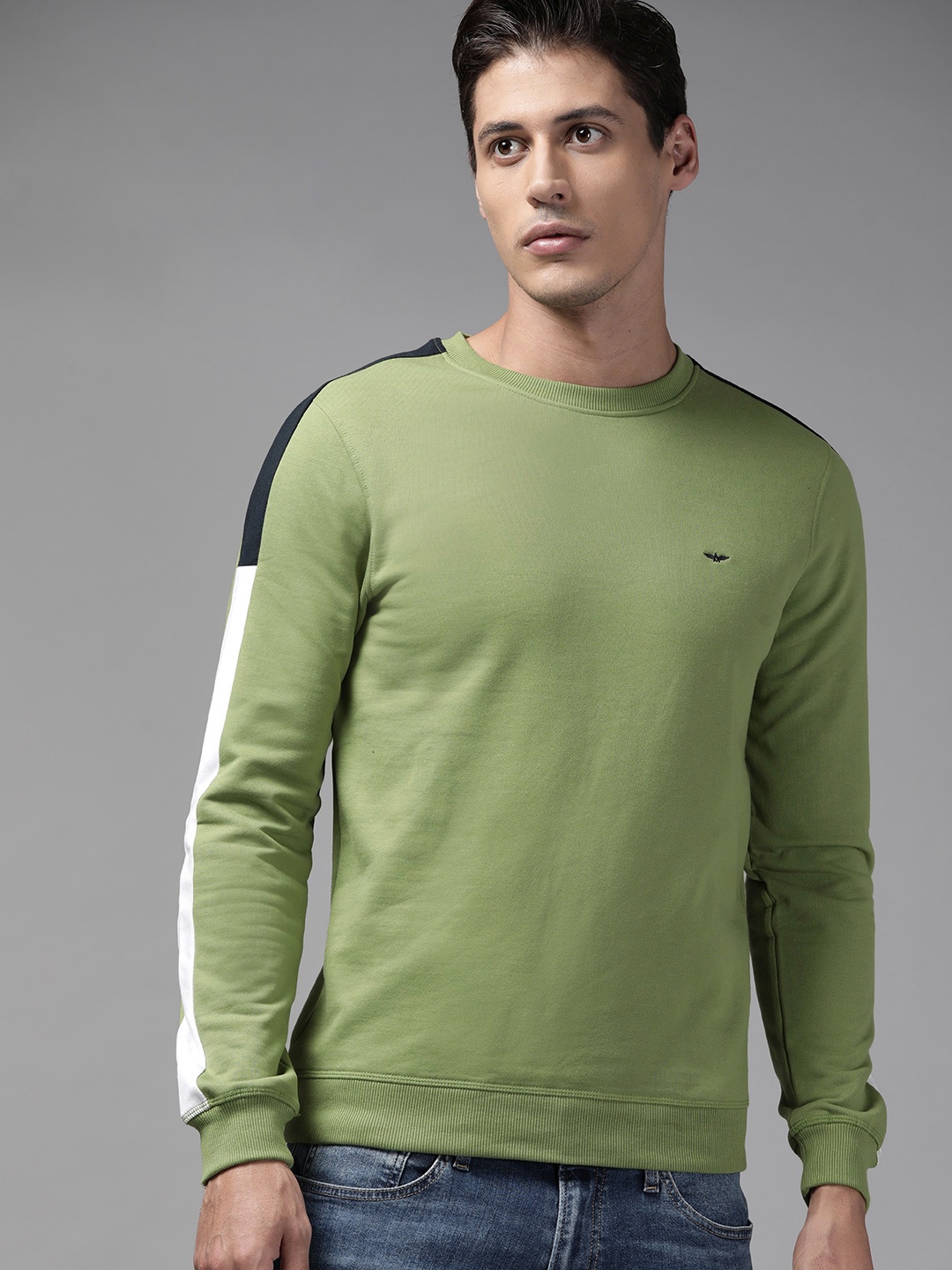 

Park Avenue Men Green Solid Sweatshirt