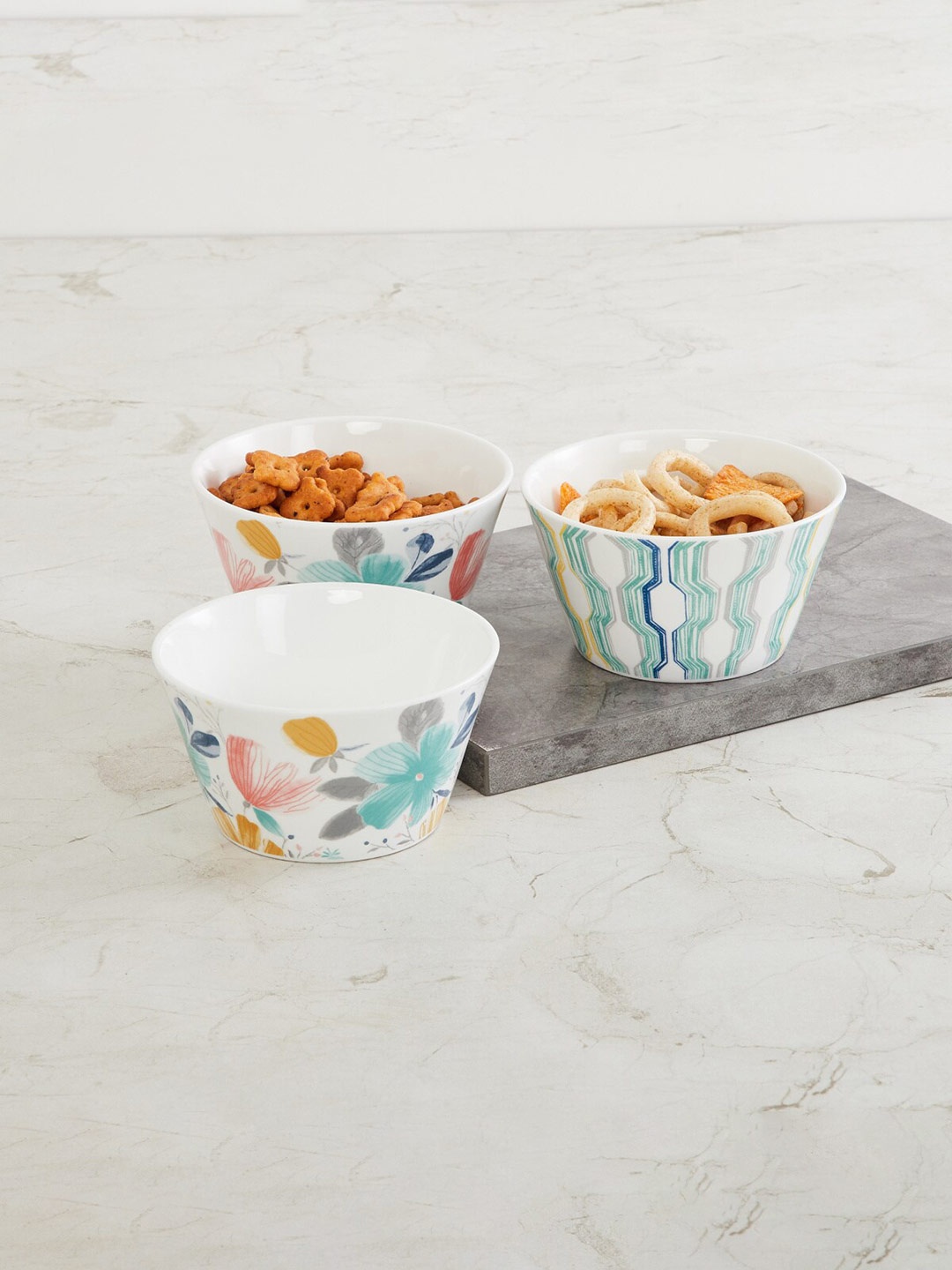 

Home Centre Set Of 3 White & Blue Mandarin Quite Nature Matte Ceramic Glossy Bowls