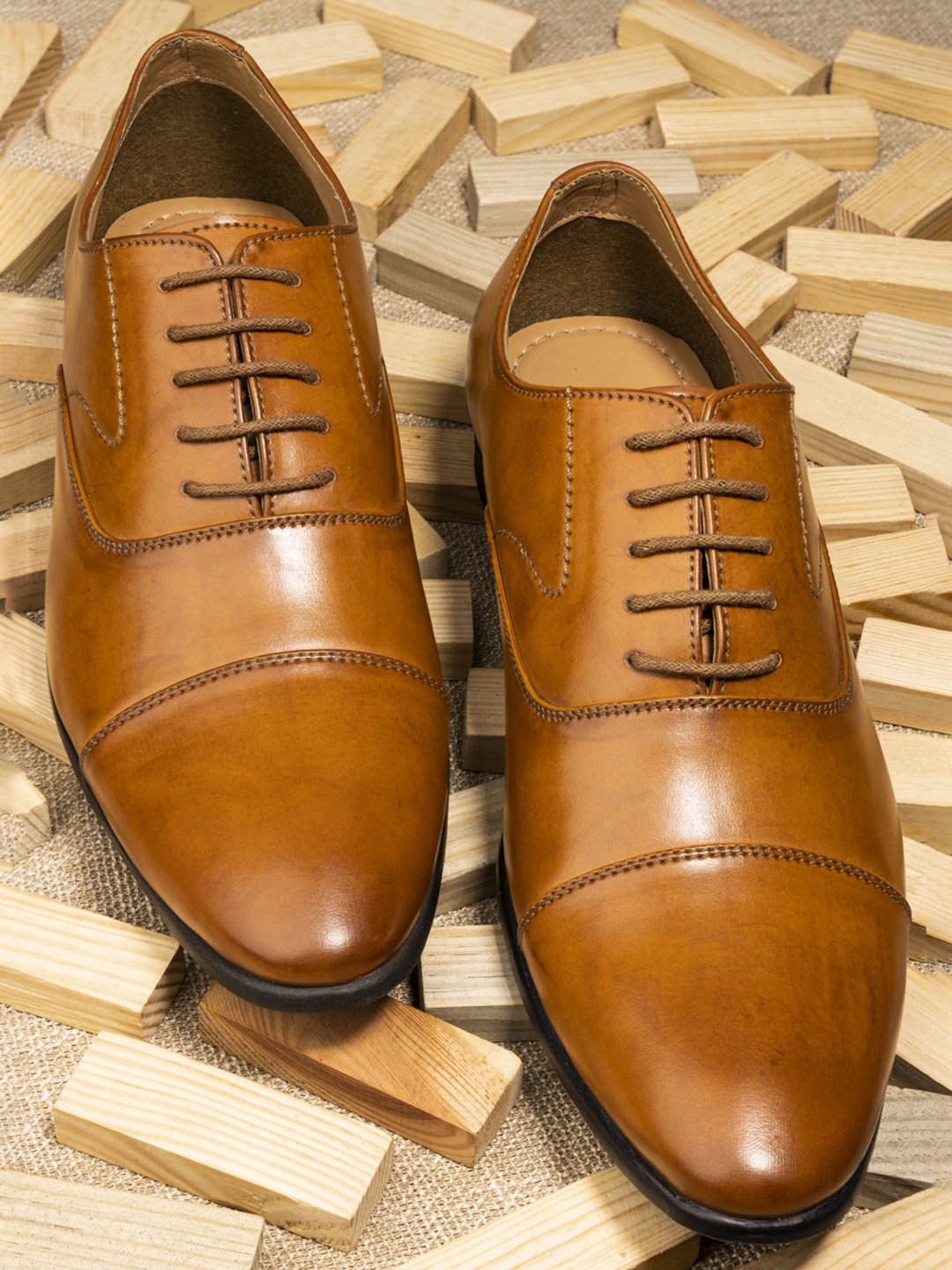 

El Paso Men Tan Brown Solid Formal Oxfords